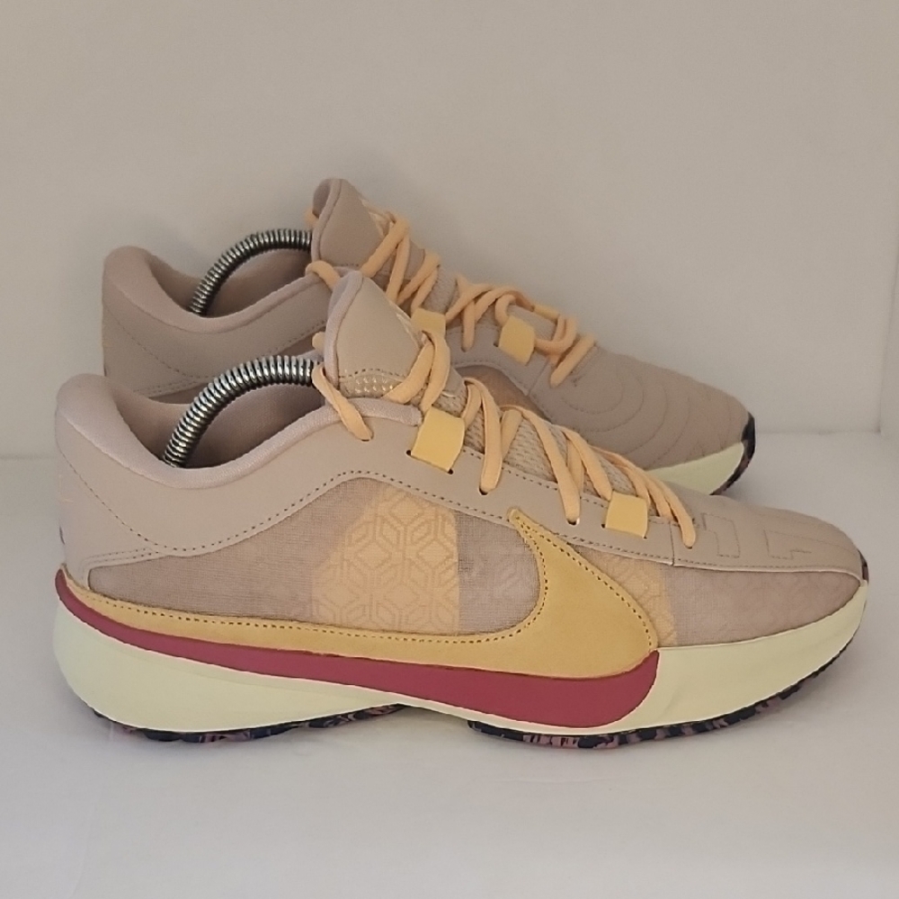 Nike Zoom Freak 5 Fossil Stone Sneakers